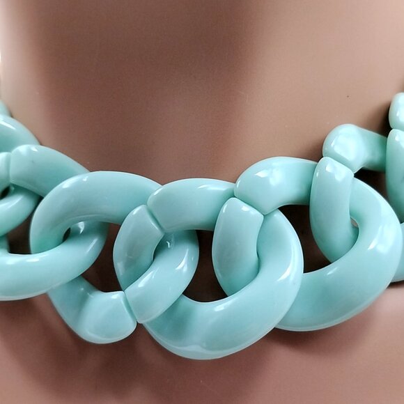 Mint Green Chunky Curb Link Gold Tone Statement Necklace - Picture 6 of 16